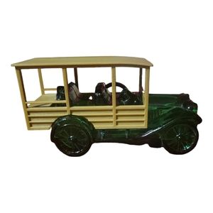 Vtg 71 AVON Bottle/Decanter "1923 Green Station Wagon" Tai Winds After Shave